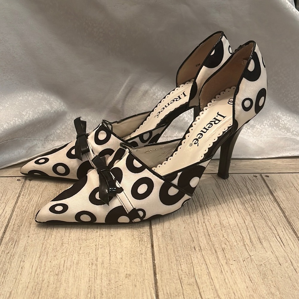 Gorgeous J.Renee’ Pumps